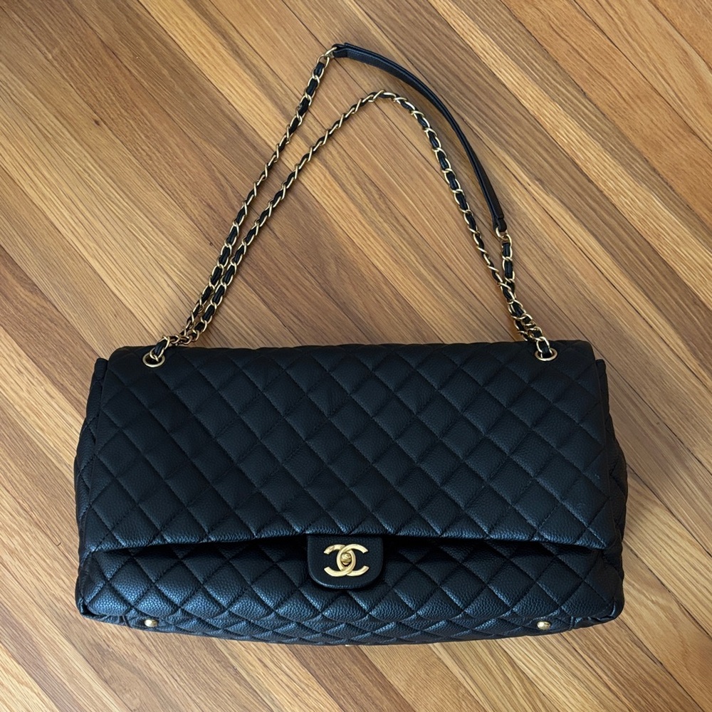 XXL Luggage Compatible CC Classic Caviar Black Quilted Shoulder Bag